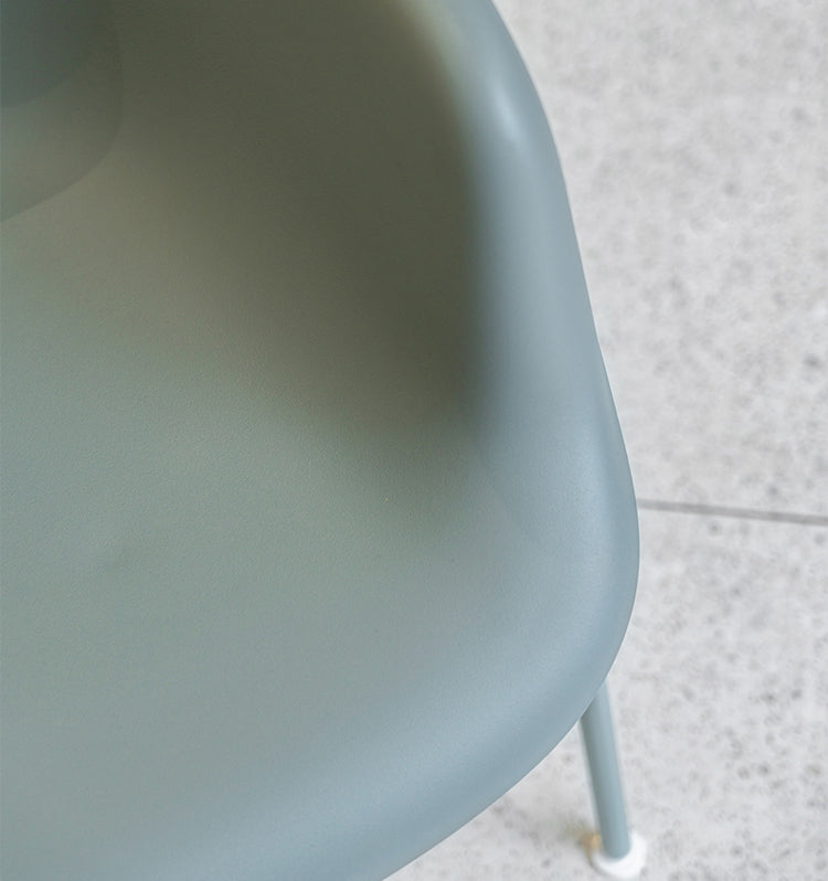 Minimalist Plastic Modern Circular Chair