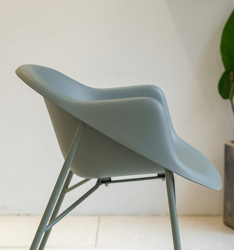 Minimalist Plastic Modern Circular Chair